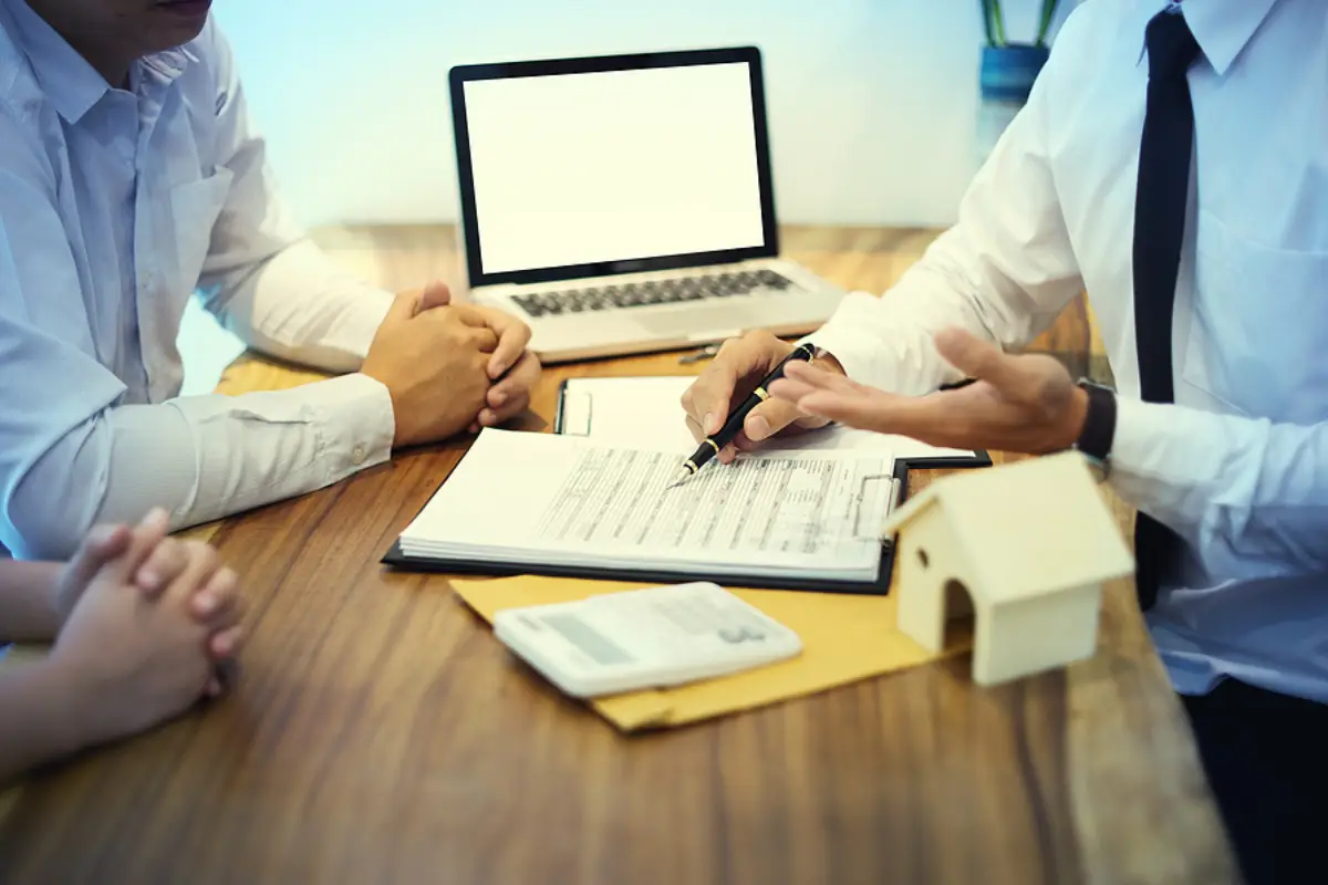 What Applications Don’t Say: Tenant Behaviors That Influence Atlanta Rentals